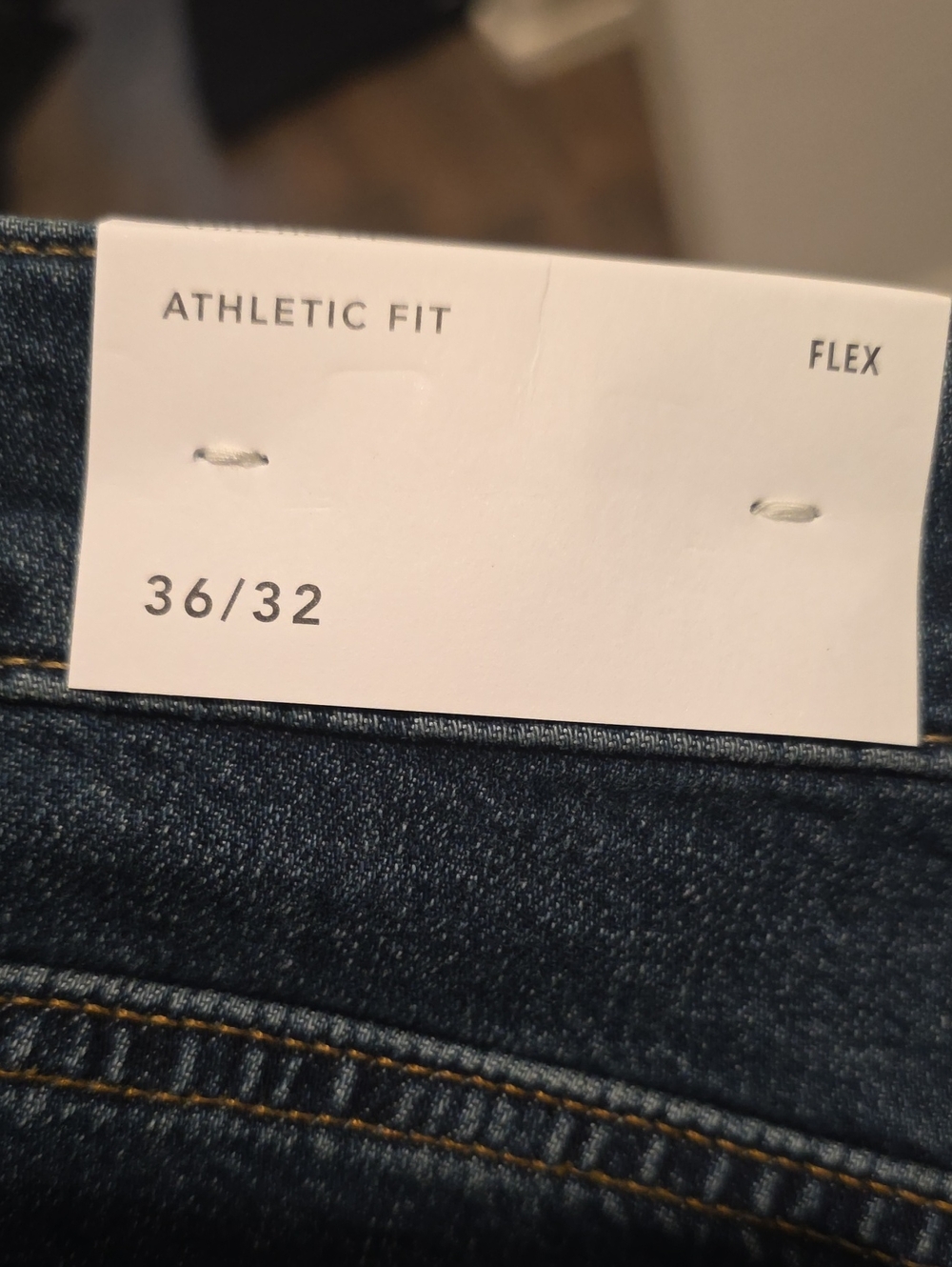 American Eagle Outfitters Men's Medium Blue Athletic Fit FLEX Jeans - Picture 4 of 7